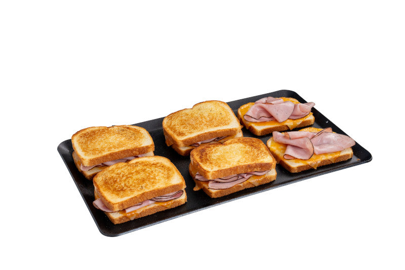 CC_Studio__FTT25CA42_CMountainseriesgriddle_Leftwithfood.jpg